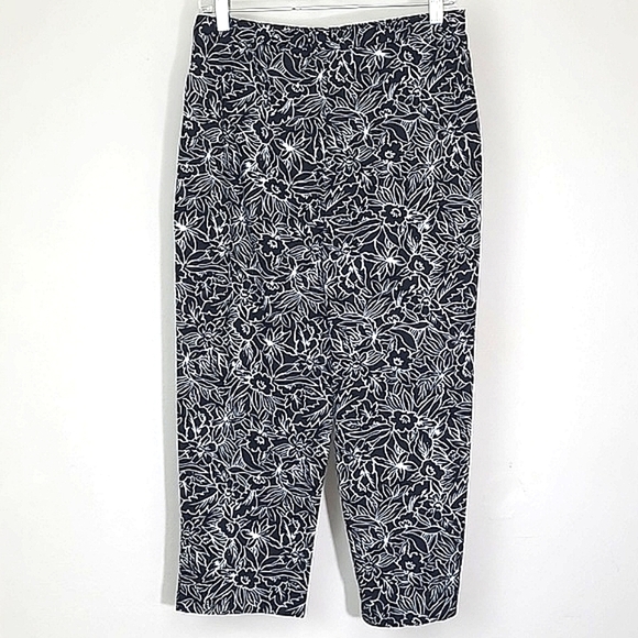 Sag Harbor Capris black & white floral print side zip elastic waist sz Small - Picture 3 of 4